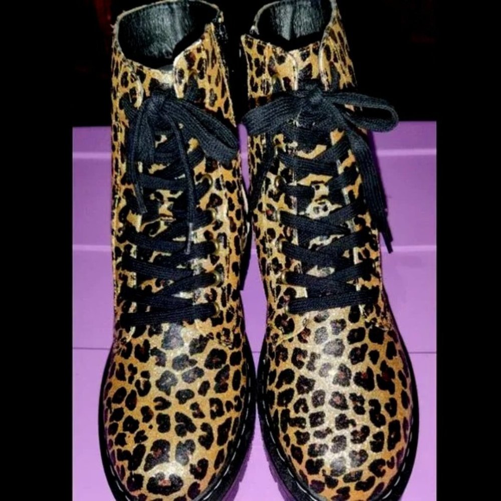 True Craft Korri Leopard Sparkly Combat Boots Size 9 BRAND NEW NEVER WORN!